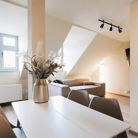 Idyllisch Zentral - Grosses Mit Historischem Flair Und Bergpanorama Daire Löbau