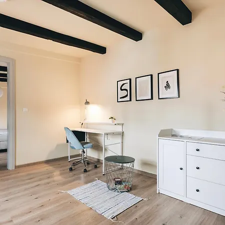Apartment Idyllisch Zentral - Grosses Mit Historischem Flair Und Bergpanorama Loebau